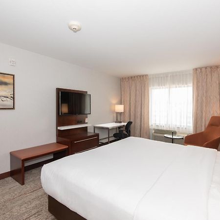 Quality Inn & Suites Val-d'Or Exterior foto