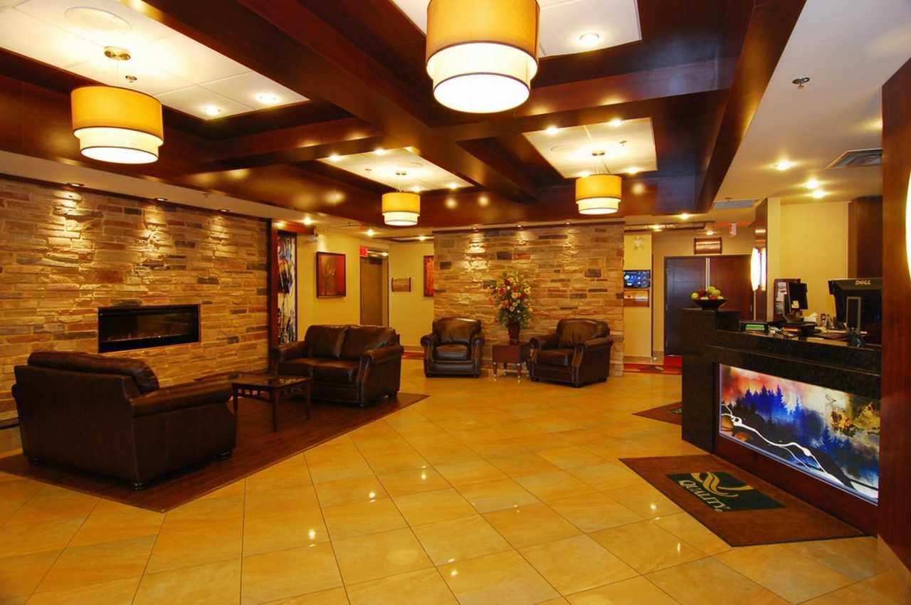 Quality Inn & Suites Val-d'Or Exterior foto