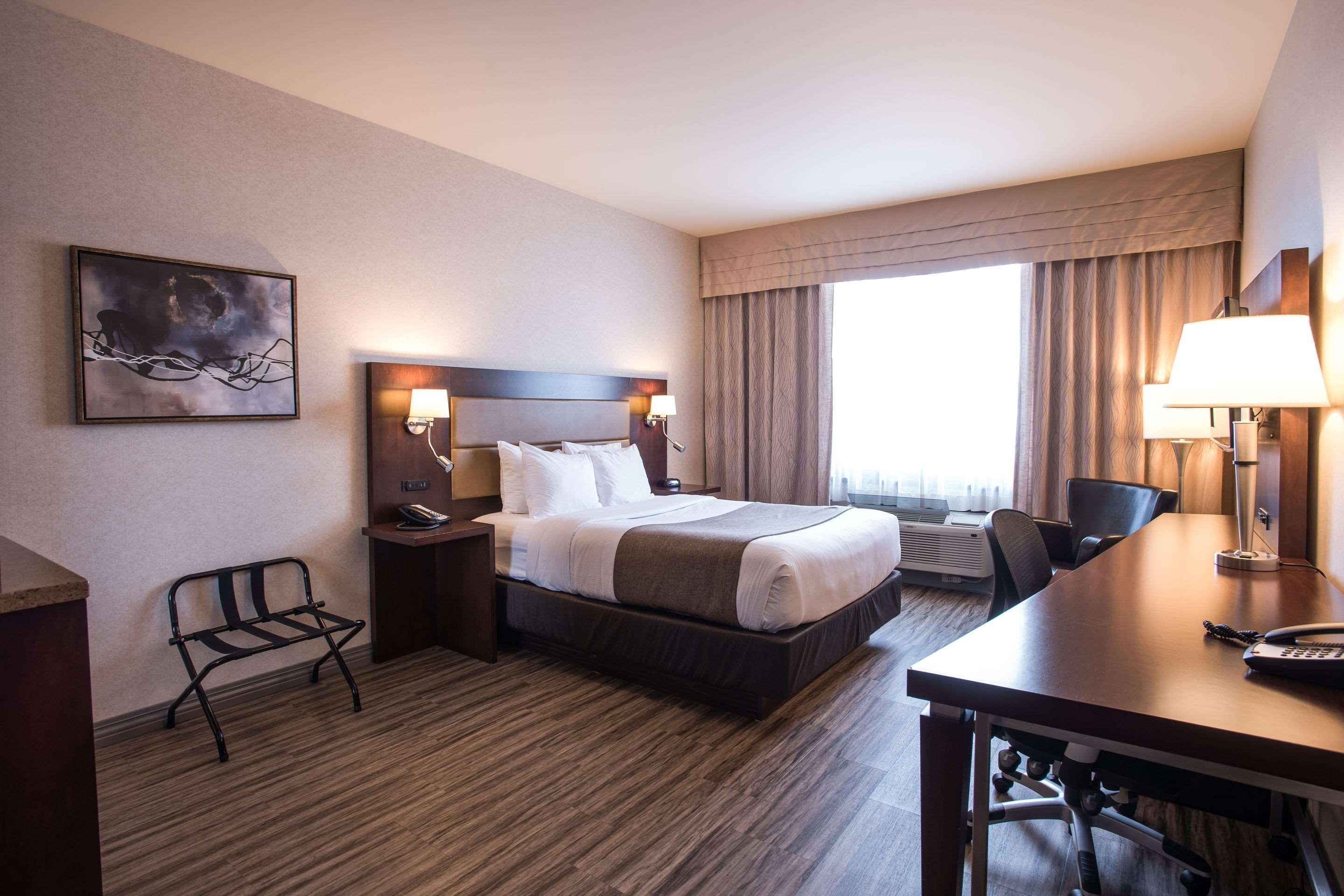 Quality Inn & Suites Val-d'Or Exterior foto