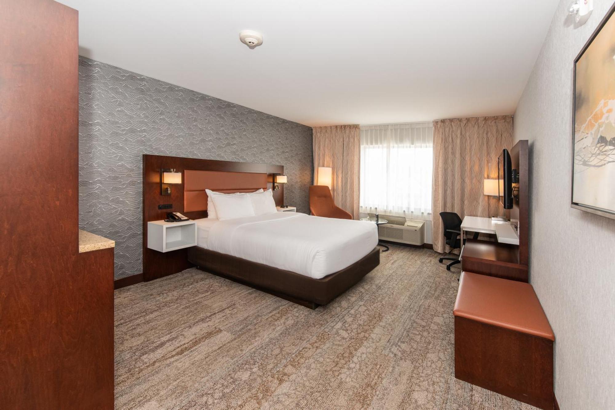 Quality Inn & Suites Val-d'Or Exterior foto