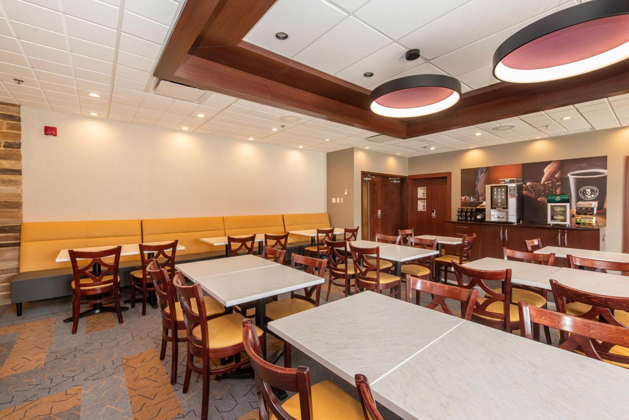 Quality Inn & Suites Val-d'Or Exterior foto