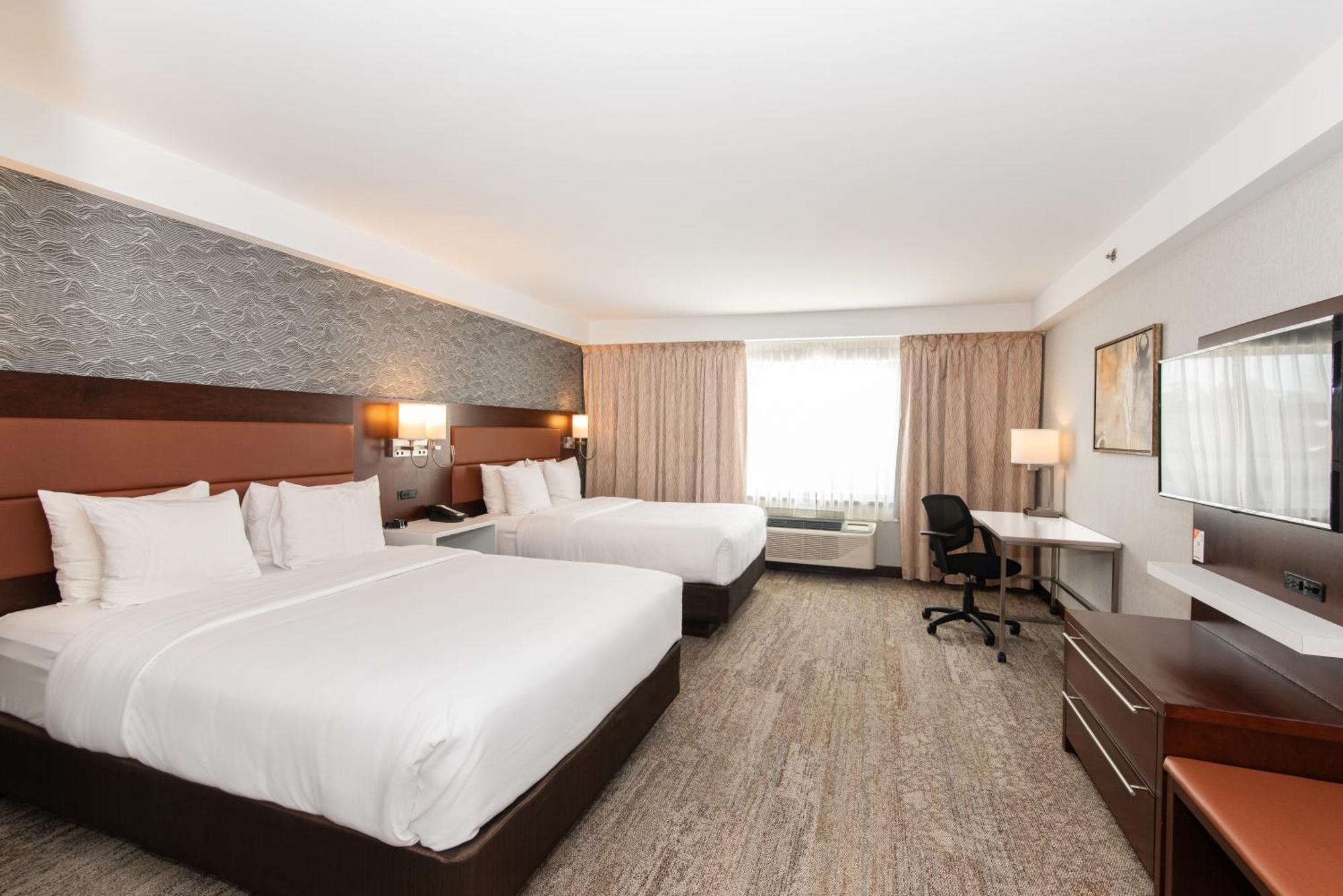 Quality Inn & Suites Val-d'Or Exterior foto