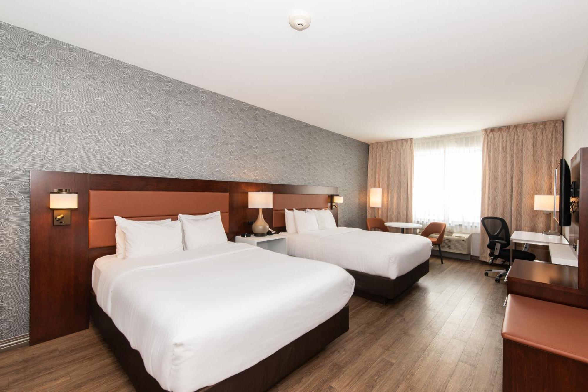 Quality Inn & Suites Val-d'Or Exterior foto