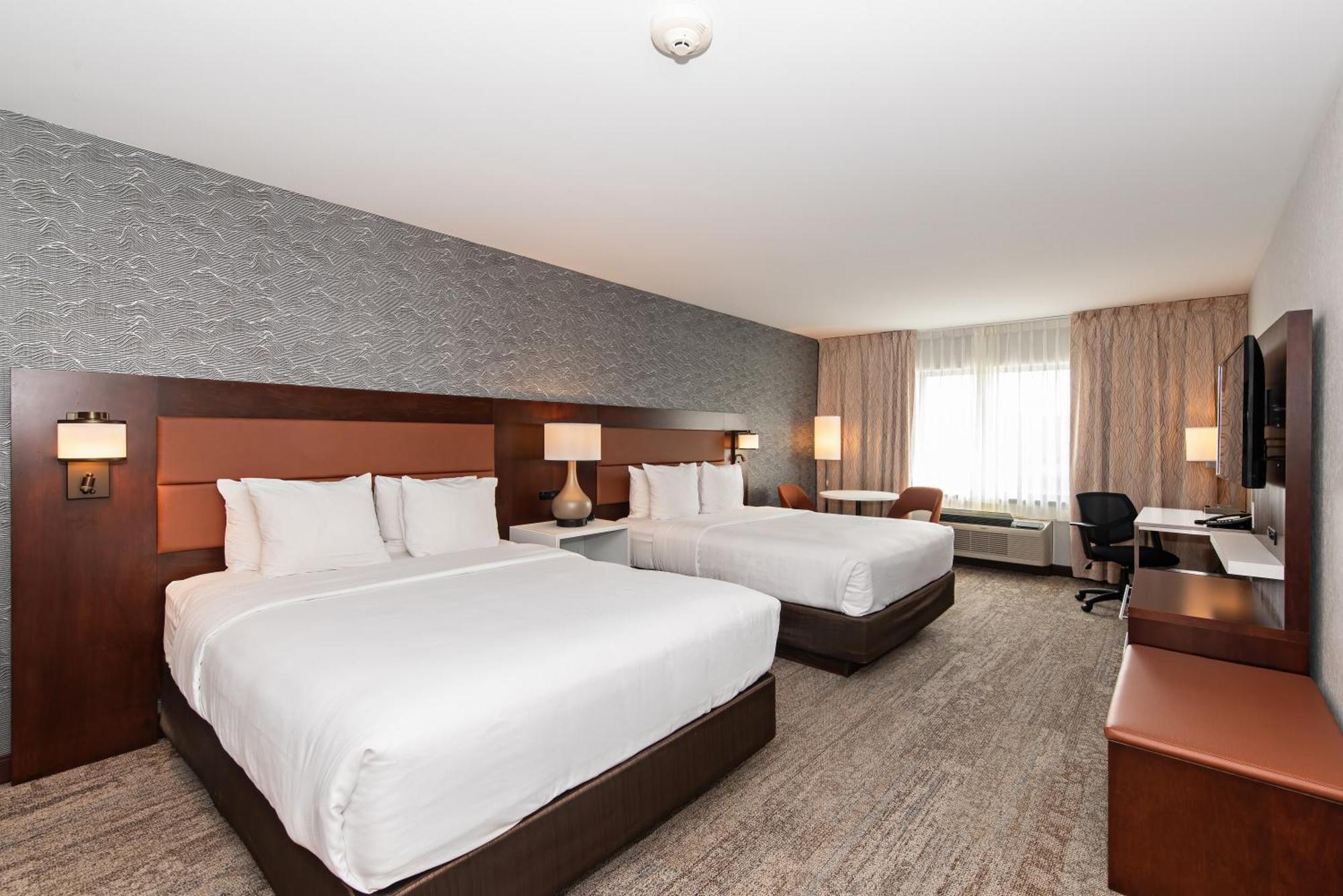 Quality Inn & Suites Val-d'Or Exterior foto